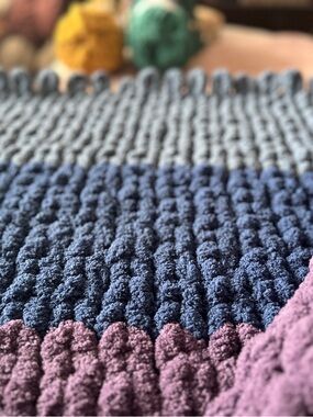 Handcrafted Chunky Chenille Blankets and Decor